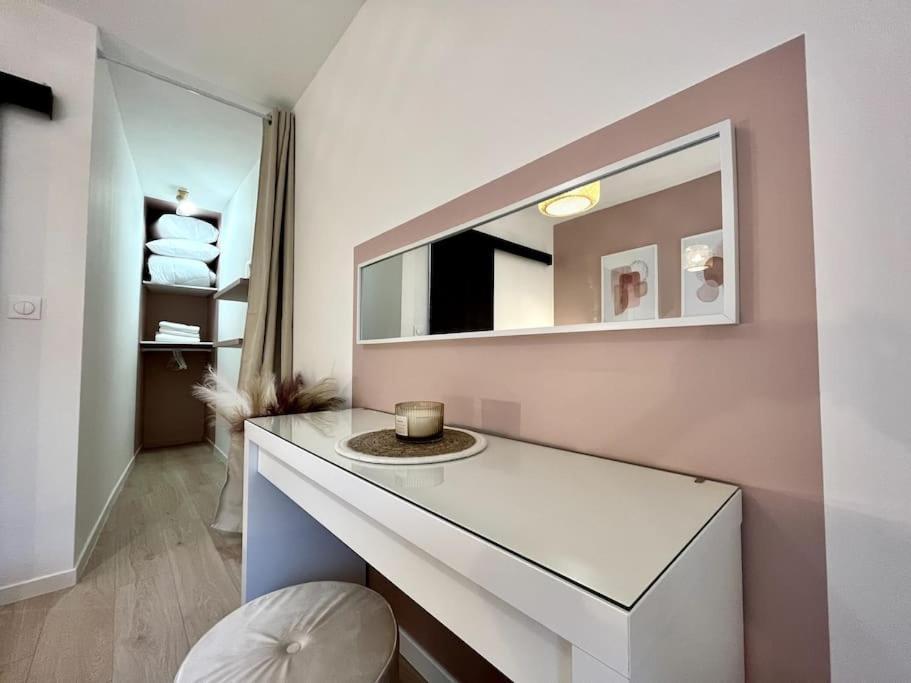 Superbe Au Centre Ville/balcon Apartment *